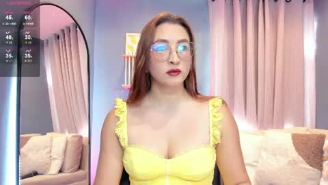 Snapshot of lara_martin chatting on 06-09-26, 07:36 700 200 online show from 06-09-26, 07:36