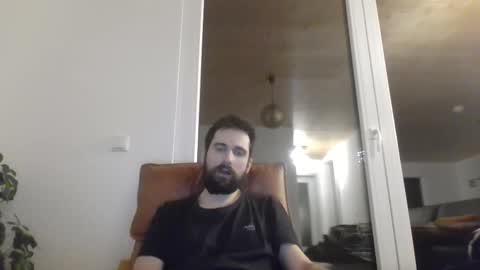 laraaan online show from 02-11-26, 05:18