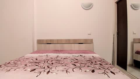 Lara online show from 01-15-25, 05:29