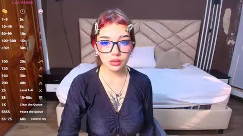 Snapshot of laracooper_ chatting on 12-16-25, 07:08 LaraCooper online show from 12-16-25, 07:08