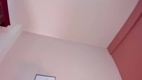 Snapshot of laragoldd chatting on 12-13-24, 04:22 Lara Gold online show from 12-13-24, 04:22