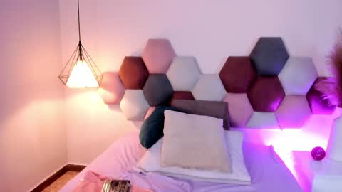 Snapshot of laragoldd chatting on 12-31-24, 09:50 Lara Gold online show from 12-31-24, 09:50