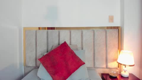 Snapshot of laragoldd chatting on 09-30-25, 10:59 Lara Gold online show from 09-30-25, 10:59