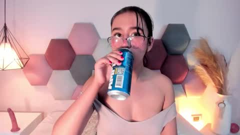 Snapshot of laragoldd chatting on 11-11-25, 10:10 Lara Gold online show from 11-11-25, 10:10