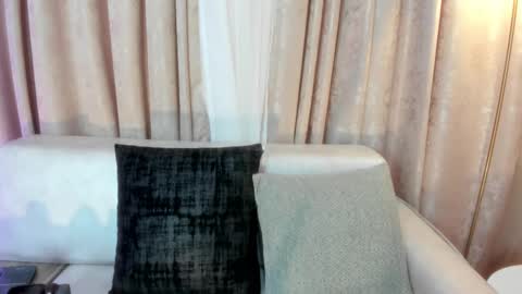 Snapshot of laragoldd chatting on 12-14-25, 04:01 Lara Gold online show from 12-14-25, 04:01