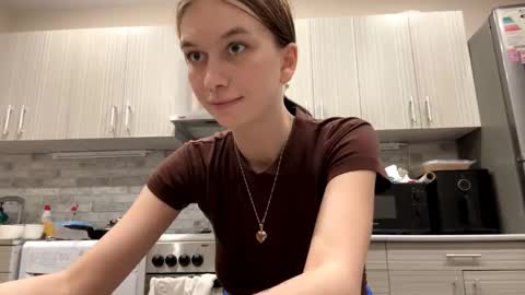 lara online show from 03-28-26, 07:24