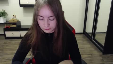 Snapshot of laralianna chatting on 09-12-25, 12:44 Laralianna online show from 09-12-25, 12:44