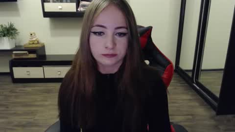 Snapshot of laralianna chatting on 09-13-25, 11:54 Laralianna online show from 09-13-25, 11:54