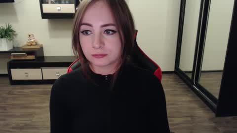 Snapshot of laralianna chatting on 09-15-25, 02:06 Laralianna online show from 09-15-25, 02:06