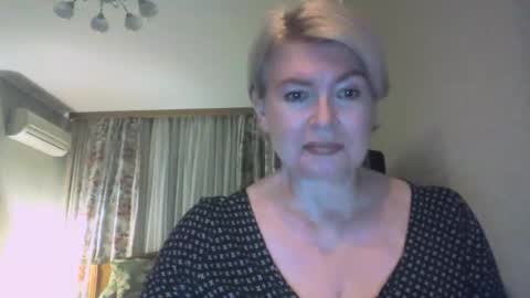 laramrs online show from 10-13-25, 04:18