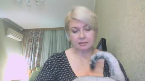 laramrs online show from 10-28-25, 04:31