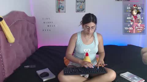 Snapshot of laramucci chatting on 11-22-25, 03:44 laramucci online show from 11-22-25, 03:44