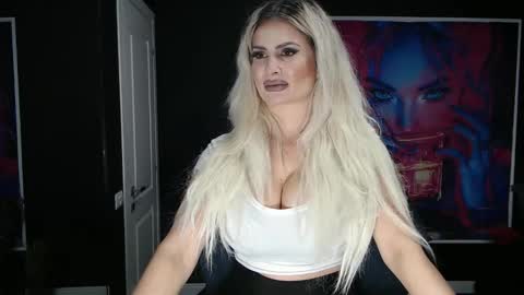laras_moans online show from 01-12-26, 10:31