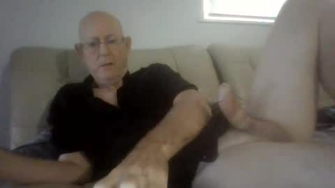 largerthan-   say hi on entry online show from 06-09-26, 10:32