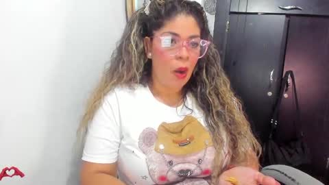 Snapshot of laris_park chatting on 04-07-26, 11:59 laris_park online show from 04-07-26, 11:59