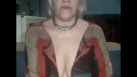 larisaq4ugo24 online show from 03-18-26, 07:50