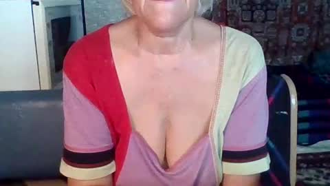 larisaq4ugo24 online show from 07-14-26, 11:05