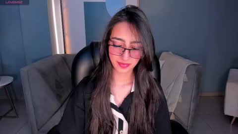 Snapshot of larisasmirnov chatting on 10-29-25, 04:48 Larisa Smirnov online show from 10-29-25, 04:48