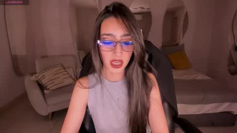 Snapshot of larisasmirnov chatting on 11-11-25, 04:34 Larisa Smirnov online show from 11-11-25, 04:34