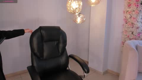 Snapshot of larisasmirnov chatting on 11-25-25, 03:28 Larisa Smirnov online show from 11-25-25, 03:28