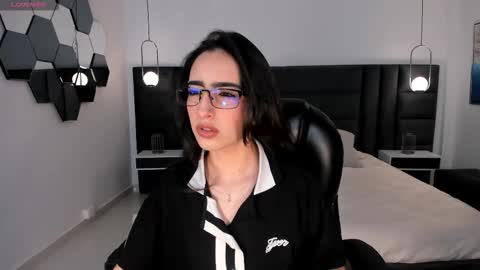 Larisa Smirnov online show from 02-01-26, 03:27