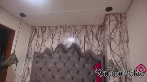 Snapshot of larissa01_ chatting on 11-20-25, 02:34 Lari online show from 11-20-25, 02:34