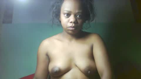 Snapshot of larissa645771 chatting on 09-28-25, 02:17 larissa645771 online show from 09-28-25, 02:17