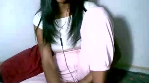 Snapshot of larra27 chatting on 02-11-26, 08:25 Malala online show from 02-11-26, 08:25