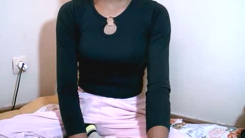 Snapshot of larra27 chatting on 02-15-26, 05:48 Malala online show from 02-15-26, 05:48