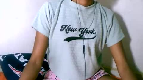 Snapshot of larra27 chatting on 02-25-26, 01:59 Malala online show from 02-25-26, 01:59