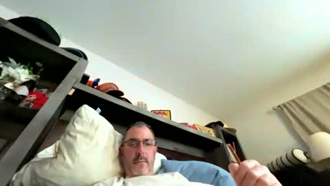 Snapshot of larryzebo1 chatting on 11-08-25, 01:06 larryzebo1 online show from 11-08-25, 01:06