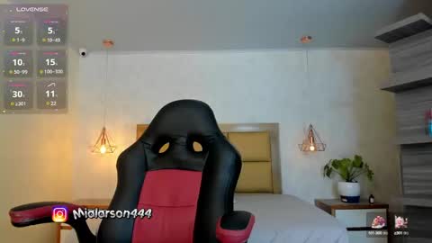 Snapshot of larsonmia chatting on 02-08-25, 12:17 MIA online show from 02-08-25, 12:17