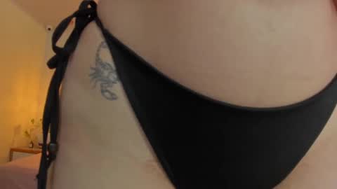 Snapshot of larsonmia chatting on 09-13-25, 12:16 MIA online show from 09-13-25, 12:16