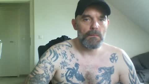 Snapshot of larsvegas1895 chatting on 05-23-26, 02:54 larsvegas1895 online show from 05-23-26, 02:54
