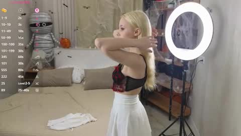 Emilia for my friends Amy online show from 11-05-25, 01:16