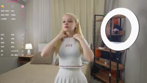 Emilia for my friends Amy online show from 11-10-25, 01:15