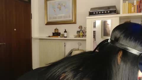 Snapshot of lasolitaauri chatting on 02-10-25, 10:09 Auri online show from 02-10-25, 10:09