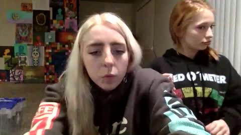 Roxy blue online show from 02-22-26, 05:51