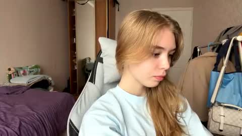 Linet online show from 06-28-26, 07:36