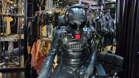 latexlover202 online show from 01-10-25, 08:37