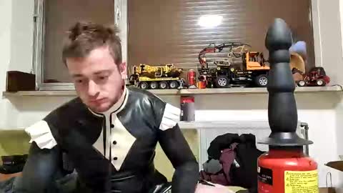 Snapshot of latexmaid69 chatting on 12-11-24, 09:23 Latexmaid69 online show from 12-11-24, 09:23