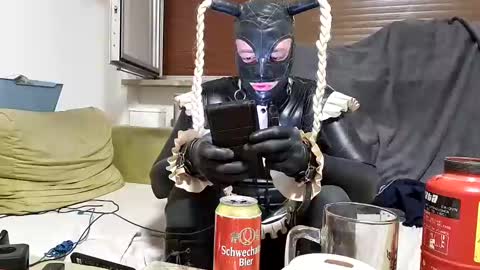 Snapshot of latexmaid69 chatting on 02-16-25, 03:04 Latexmaid69 online show from 02-16-25, 03:04