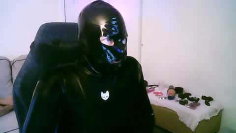 latexminheadroom online show from 05-15-26, 11:01