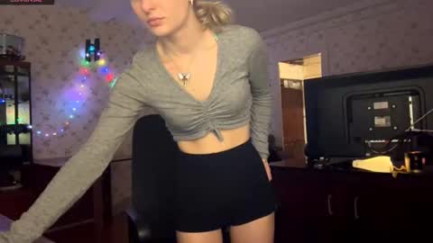 Amelia online show from 03-10-26, 03:39