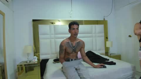 Johana y Santiago online show from 04-26-26, 03:26