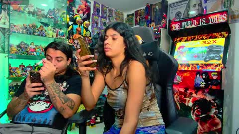 Snapshot of latin_couple77 chatting on 02-19-25, 06:33 Sara y Andy online show from 02-19-25, 06:33