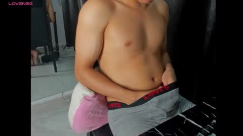 Snapshot of latin_lover2005 chatting on 10-21-25, 04:41 latin_lover2005 online show from 10-21-25, 04:41