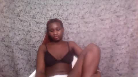 Snapshot of latina_ebony1 chatting on 12-04-25, 07:06 Latina online show from 12-04-25, 07:06