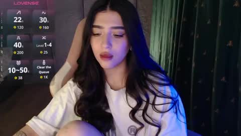 Snapshot of latina_mia chatting on 05-07-26, 05:40 miiiiiiaaaa online show from 05-07-26, 05:40