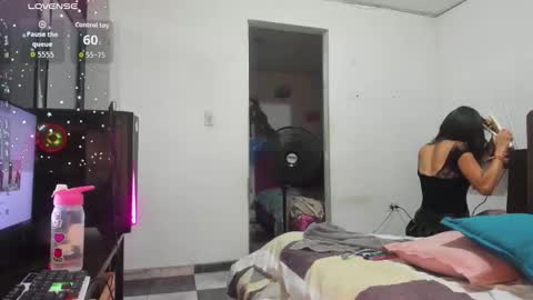 angelina  online show from 10-26-25, 10:04